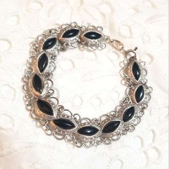 VINTAGE Sterling Filigree Onyx Bracelet - Picture 4 of 6